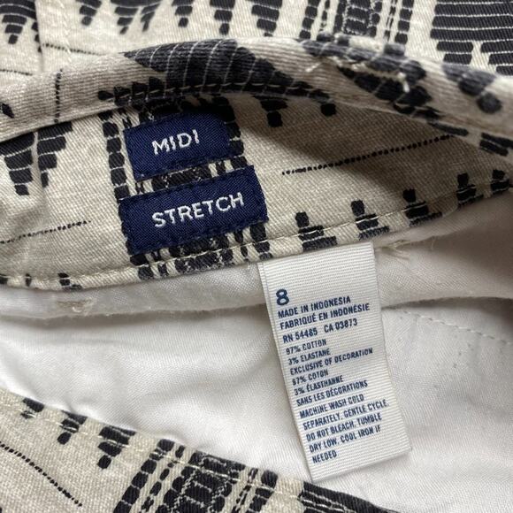 American Eagle | Stretch Midi Aztec Print Shorts - Picture 4 of 4